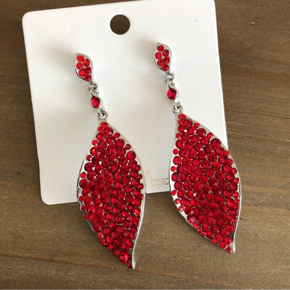 BNWT Elegant Red Crystal Leaf Earrings